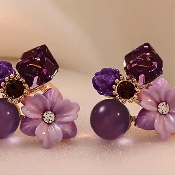 Purple Flower Stud Earrings - Picture 1 of 2